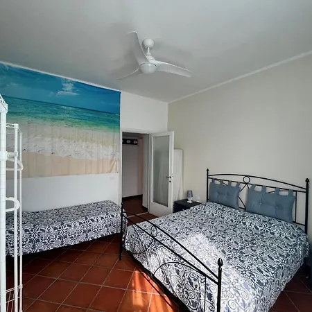 Chiaraluce Monte Cosy Near Beaches شقة مونتيروسّو ال ماري
